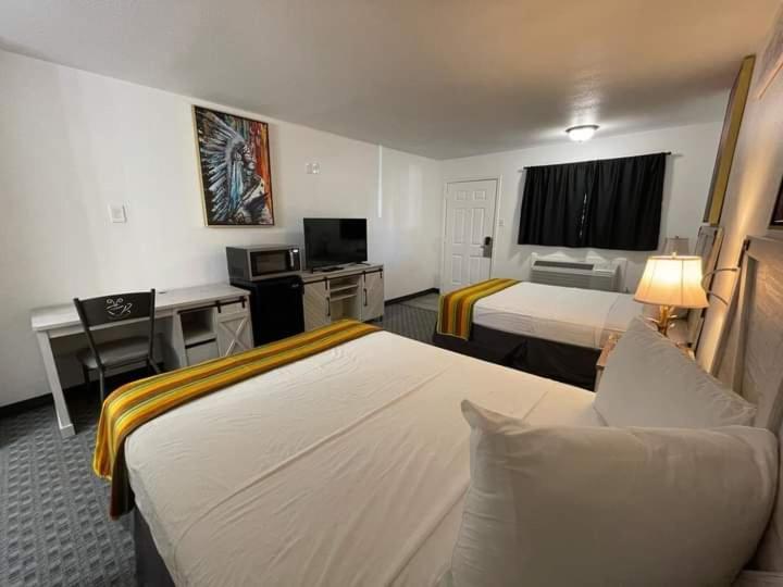 Glen Rose Inn & Suites Ngoại thất bức ảnh