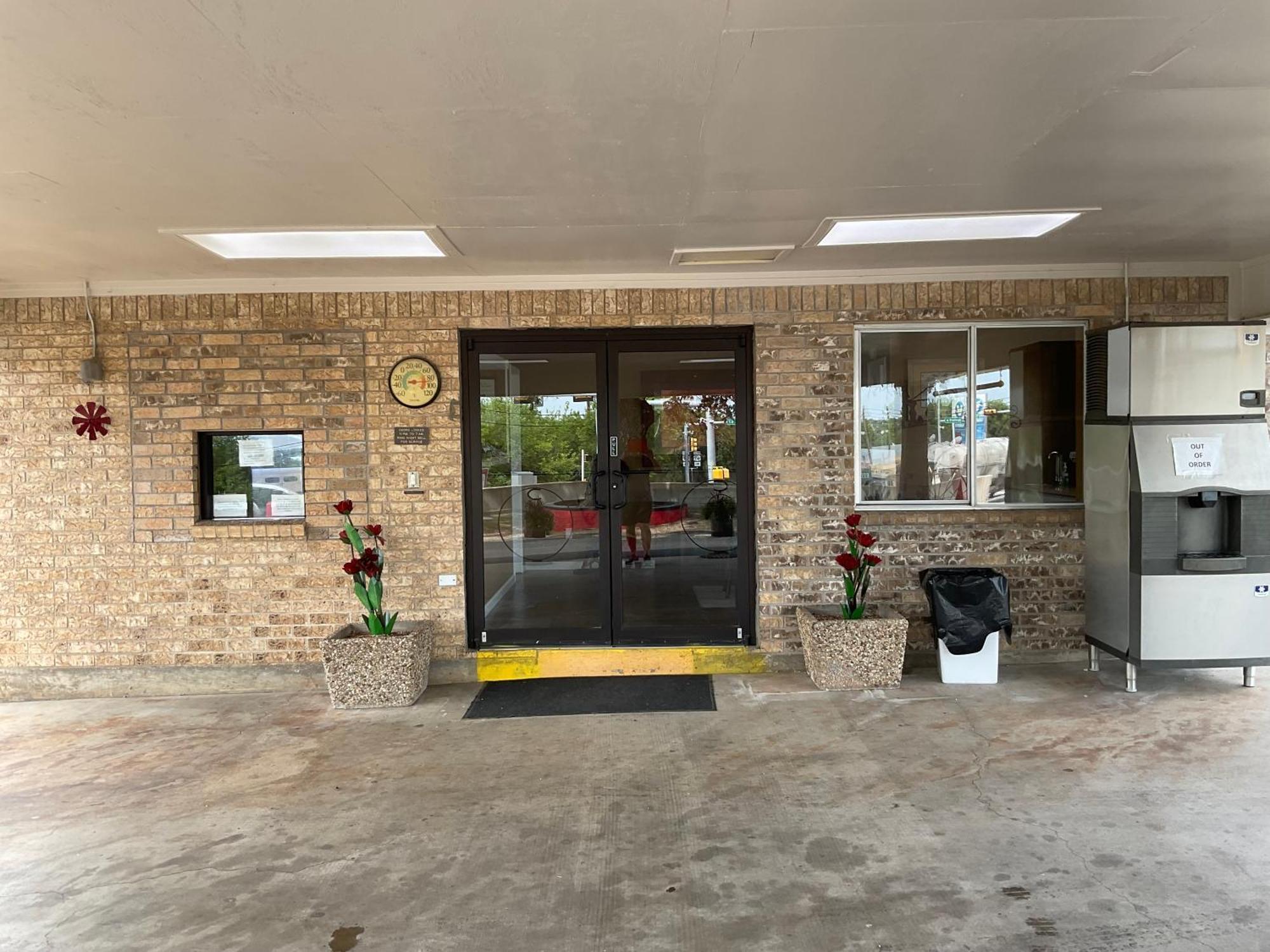Glen Rose Inn & Suites Ngoại thất bức ảnh
